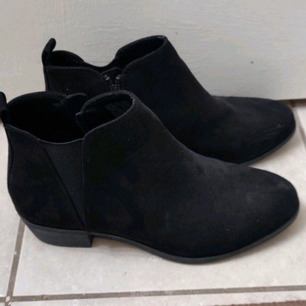 Suede black boots